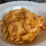 ピアノピアーノ - 海老のトマトクリームパスタ