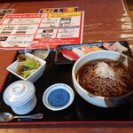 Sushimendokoro Daikyou - すしめん御膳です。温かいそばにしました。