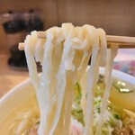 しょうがラーメン 七の庫 - 麺