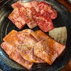 Yakiniku Horumon Han - 和牛カルビ(タレ)、和牛ロース(タレ)