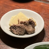 カルネジーオ イースト - 