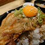 Tonzukicchin - こぼれ炙り豚丼大盛り