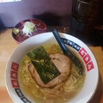 地鶏らーめん ちきん - 地鶏ラーメン(塩/細麺)750円 漬けまぐろ丼400円