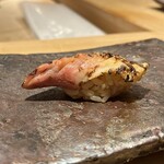 鮨 一二郎 - ほっき貝。軽く炙っているので香ばしい！