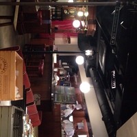ビストロ グルマン - 広い店内