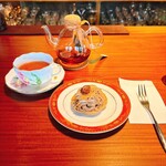 カフェサロン バー アーグ - モンブランと紅茶