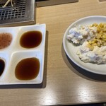 串家物語 - ソース、サラダ