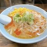 熊王ラーメン - 塩ラーメン　辣油など好みで