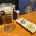 Nijuu Yojikan Gyouza Sakaba - 生ビールと突き出し