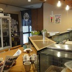 すし和食のお店田まい - カウンター席