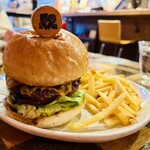 58DINER - クラフトベーコンバーガーにチーズ追加　1880円