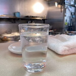 三ちゃん - かちわりたてのでかい氷をウォーターサーバーに入れてくれたばかりなのでよく冷えてる 運動後は特にありがたい