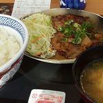 吉野家 - ロース豚焼き定食　十勝仕立て　530円