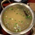 セッカイイシ丸鳥鍋 - 鳥スープ雑炊:結構量あり