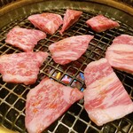 焼肉マッチョ - 料理写真:いい肉にちがいない！！