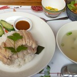 イム・アロイ - カオマンガイランチ