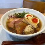 横浜淡麗らぁ麺 川上 - 特製醤油らぁ麺 1300円