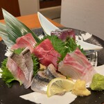 おいしい寿司と活魚料理 魚の飯 - 