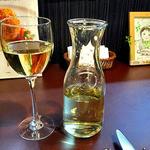 Bistroフルフル - ハウスワイン（白）のデキャンタ（２０１４年２月）