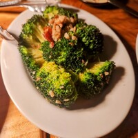 カルネジーオ イースト - 