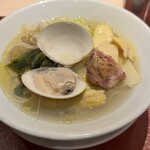 麦と麺助 - 春薫る桑名産天然蛤の潮そば