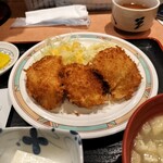 市場食堂 よし - ホタテフライ