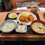 市場食堂 よし - ホタテフライ定食