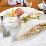 One's cafe - ヘルシーなんですよ♬
※店内の空気はヘルシーではない