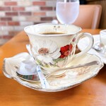 One's cafe - コーヒー美味しいし、キレイなカップよねぇ