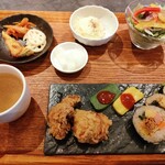 KOREAN DINING HIDEAWAY 296 - プルコギキンパ&チキンランチ