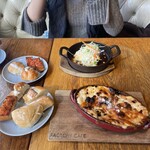 パンビュッフェ&肉イタリアン 茶屋町 ファクトリーカフェ - 