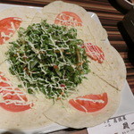 磯一 - ≪２０１４年２月≫アラカルトメニューから。トルティ－ヤサラダ。巻き巻きして頂きます。美味し～(＾ー＾)ﾉ☆*.。