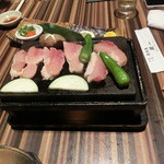 磯一 - ≪２０１４年２月≫アラカルトメニューから。鶏肉の石板焼きやったっけ？？？隣席の方のが美味しそうだったのでついオーダーしましたぁ(笑)