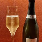 Ji-Cube - シャンパンで乾杯♪
      Marie Demeton Tradition NV
      フランス コートデバール産シャンパーニュ