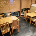 Sobadokoro Ooyabu - 店内(テーブル席)