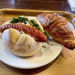 Pipparanoki - ホットドッグ、全粒粉クロワッサン