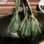 磯一 - ≪２０１４年２月≫アラカルトメニューから。これは磯一の定番の笹の葉のスイーツ。