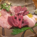 炭火焼料理 和元 - 刺し身盛り合わせ