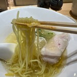 鳥焼き 鬼つね - 鶏スープで本格的な塩ラーメン