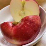 八紘学園 農産物直売所 - 【2023年09月】りんご（さんさ）。