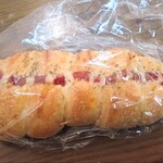 パンと焼菓子の店 ジプソ - 料理写真:最強ソーセージロール　180円
