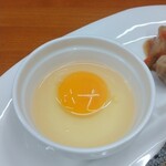 幸楽食堂 - 生卵 (通常は目玉焼きを変更)