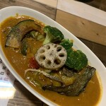 アジアン食堂 スーリヤ - お野菜盛り沢山♪推定8種類以上入ってます