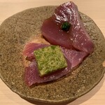 すし山崎 - カツオ（生姜の海苔のムース、生姜のネギの薬味添え）