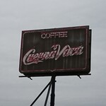 クエルナ バカ - 道路側 西側看板 COFFEE Cuerna Vaca