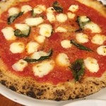 PIZZERIA IMOLA - マルゲリータ