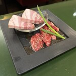 Sendai Gyuu Yakiniku Baribari - ベーコン、ハラミ