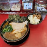 豚骨醤油ラーメン 王道家 - 