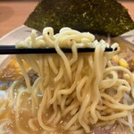 旋 - 中太麺　やや硬めの茹で上がり