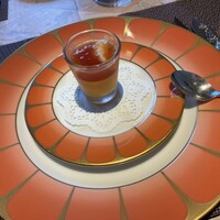 La Royale - パプリカとトマトのムース、カニ添え